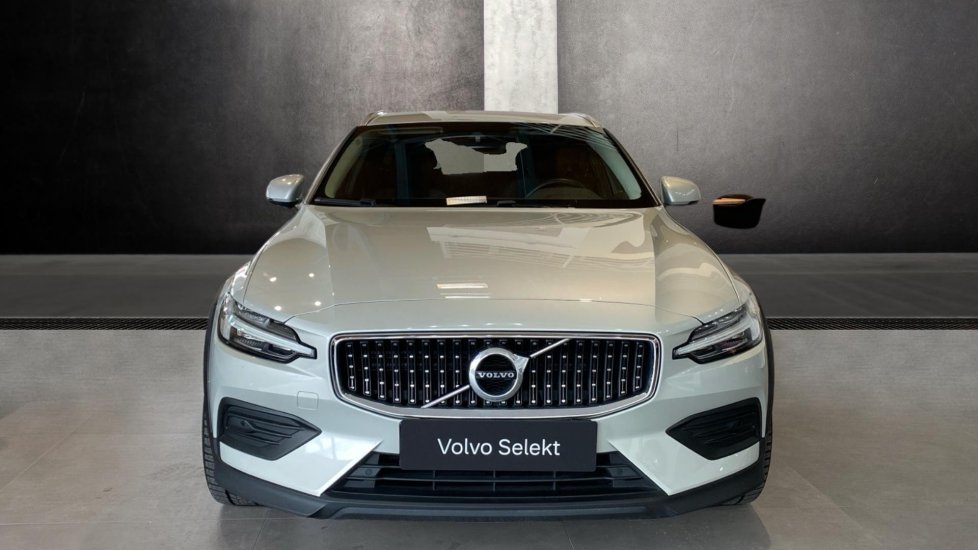 Volvo V60 Cross Country Pro, B4 AWD, 145+10 kW / 197+14 HP