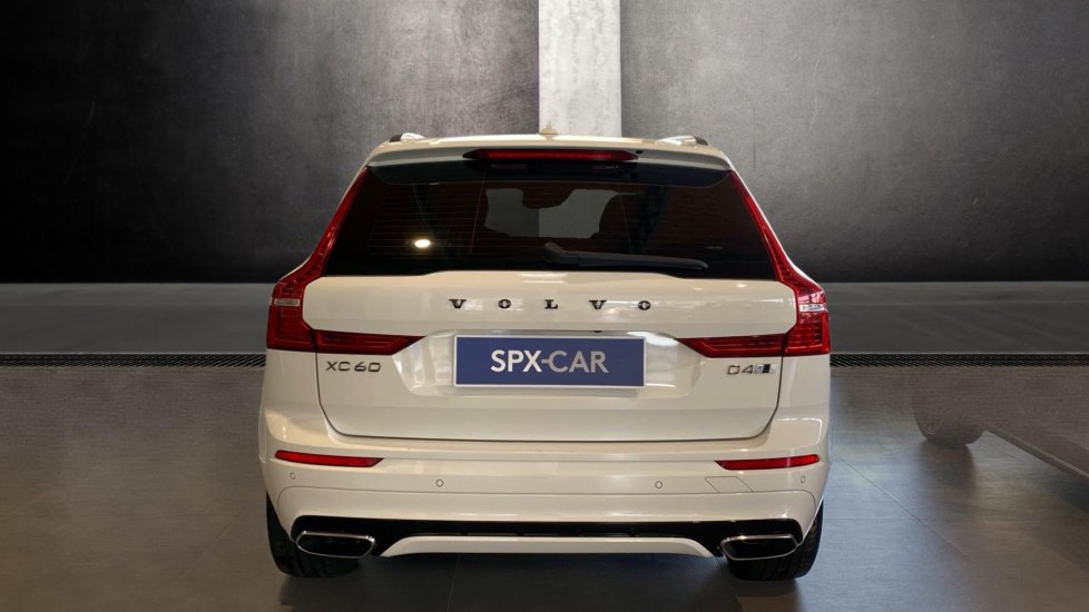 Volvo XC60 R-DESIGN, D4 AWD Drive-E, 140 kW / 190 HP