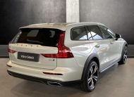 Volvo V60 Cross Country Pro, B4 AWD, 145+10 kW / 197+14 HP