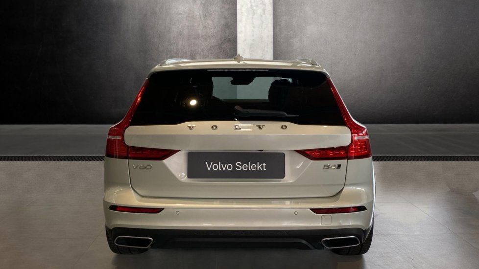Volvo V60 Cross Country Pro, B4 AWD, 145+10 kW / 197+14 HP