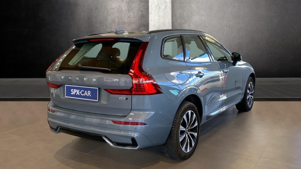 Volvo XC60 PLUS DARK, B4 AWD, 145+10 kW / 197+14 HP