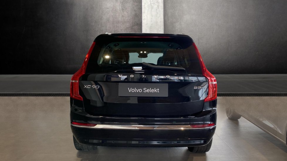 Volvo XC90 PLUS BRIGHT, B5 AWD, 173+10 kW / 235+14 HP