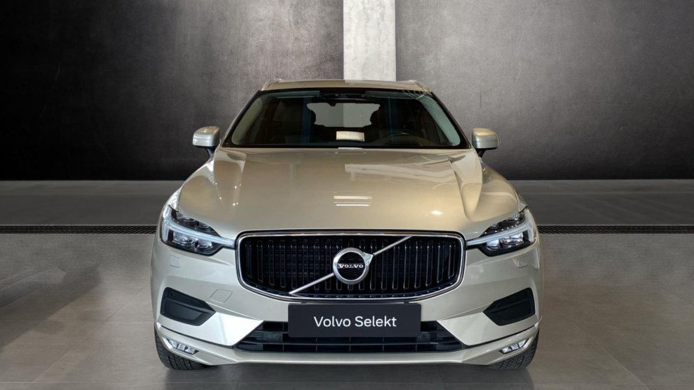 Volvo XC60 MOMENTUM PRO, B4 AWD, 145+10 kW / 197+14 HP