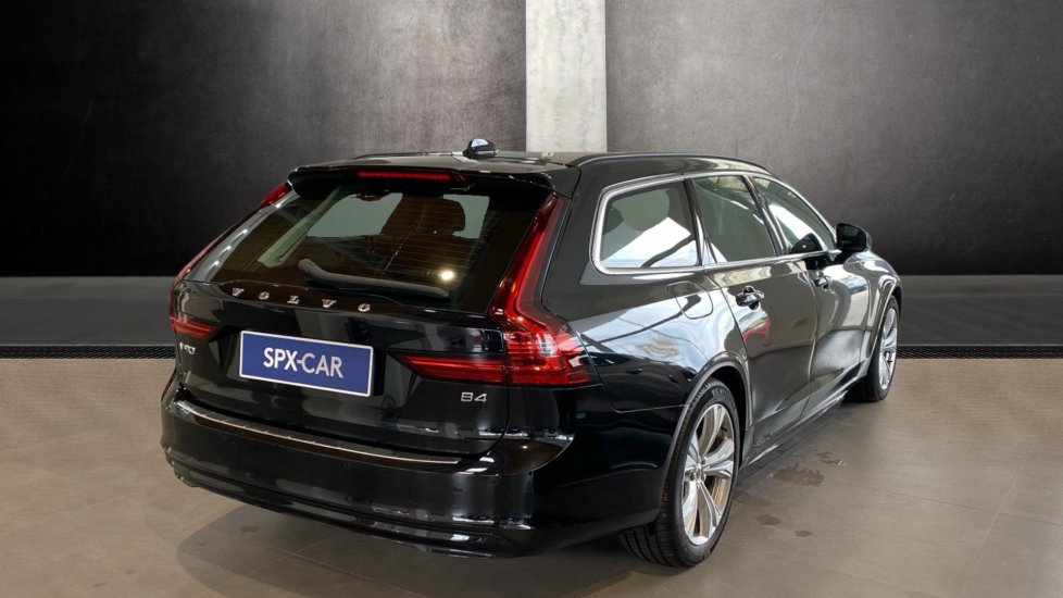 Volvo V90 MOMENTUM PRO, B4 FWD, 145+10 kW / 197+14 HP