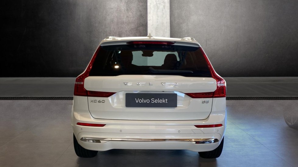 Volvo XC60 INSCRIPTION, B5 FWD, 184+10 kW / 250+14 HP