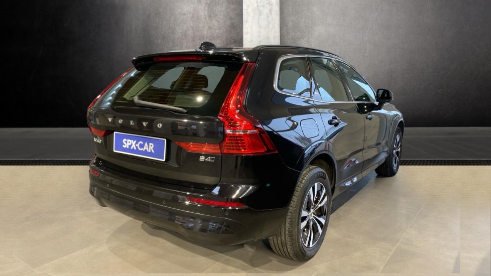 Volvo XC60 MOMENTUM PRO, B4 AWD, 145+10 kW / 197+14 HP
