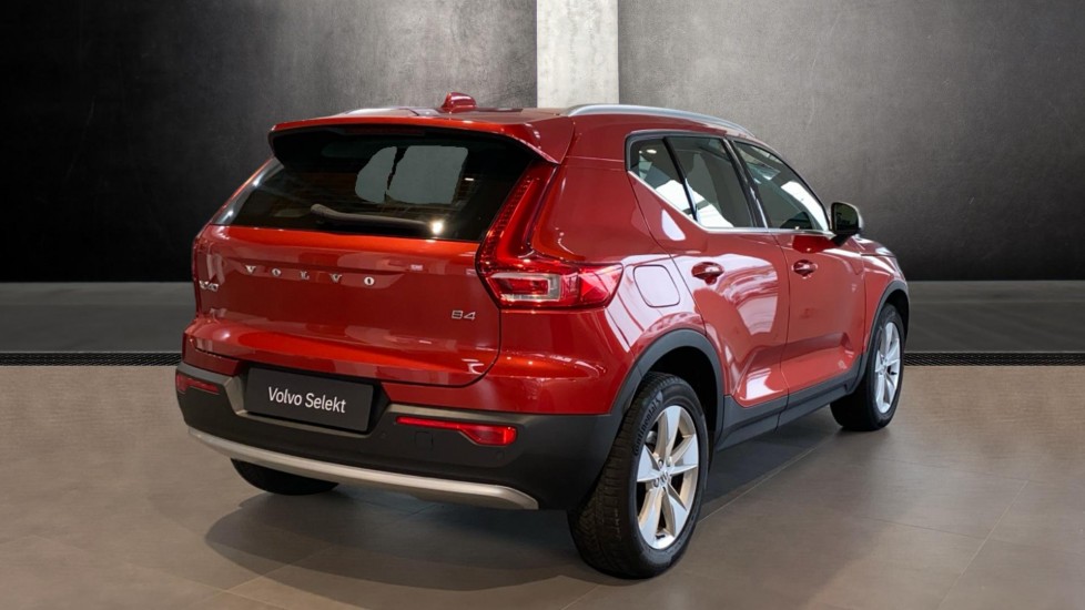 Volvo XC40 PLUS BRIGHT, B4 FWD, 145+10 kW / 197+14 HP