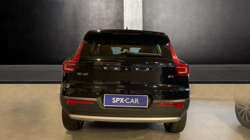 Volvo XC40 CORE, B3 FWD, 120+10 kW / 163+14 HP