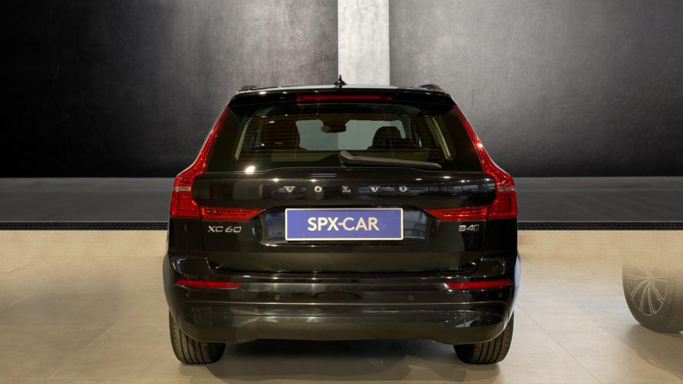 Volvo XC60 MOMENTUM PRO, B4 AWD, 145+10 kW / 197+14 HP