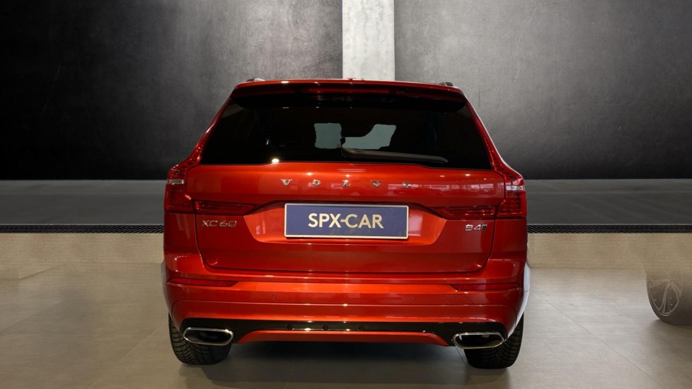 Volvo XC60 R-DESIGN, B4 AWD, 145+10 kW / 197+14 HP