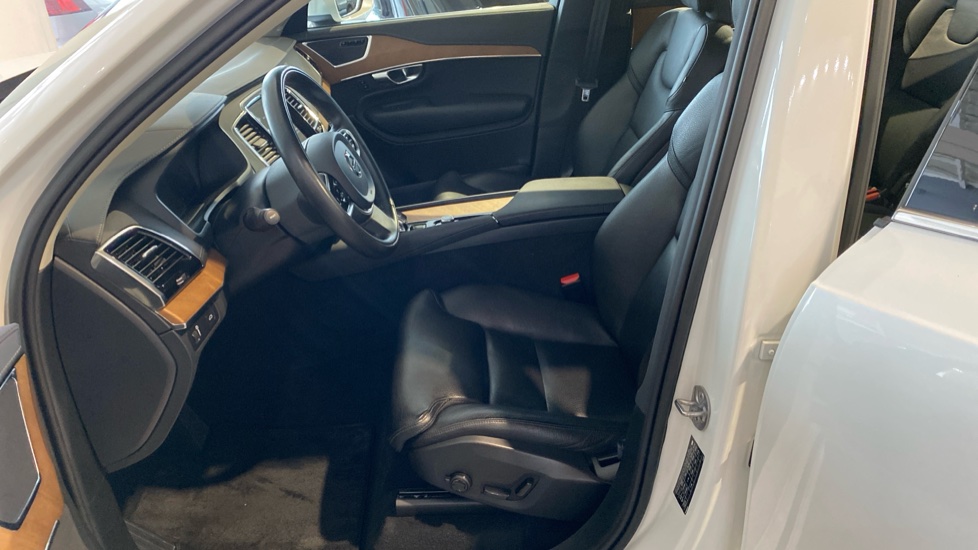 Volvo XC90 INSCRIPTION, B5 AWD, 173+10 kW / 235+14 HP