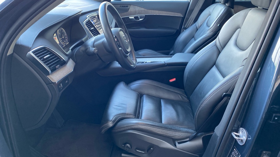 Volvo XC90 INSCRIPTION, B5 AWD, 173+10 kW / 235+14 HP