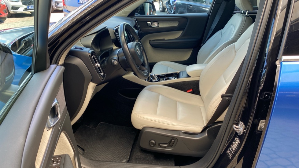 Volvo XC40 INSCRIPTION, T4 AWD Drive-E, 140 kW / 190 HP