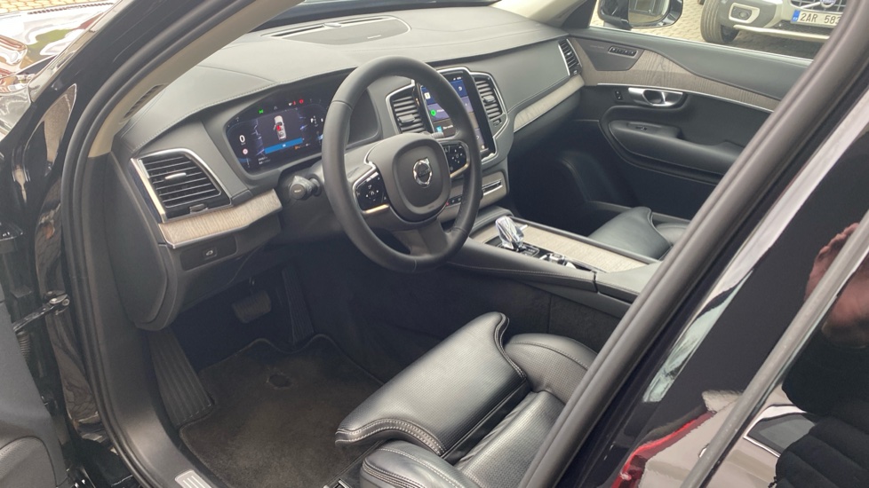 Volvo XC90 PLUS BRIGHT, B5 AWD, 173+10 kW / 235+14 HP