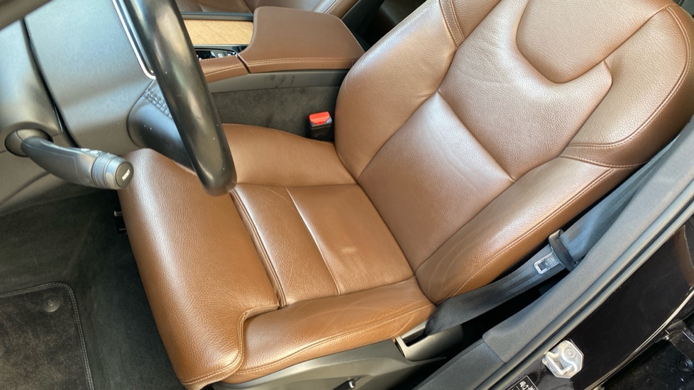 Volvo XC90 INSCRIPTION, B5 AWD, 173+10 kW / 235+14 HP