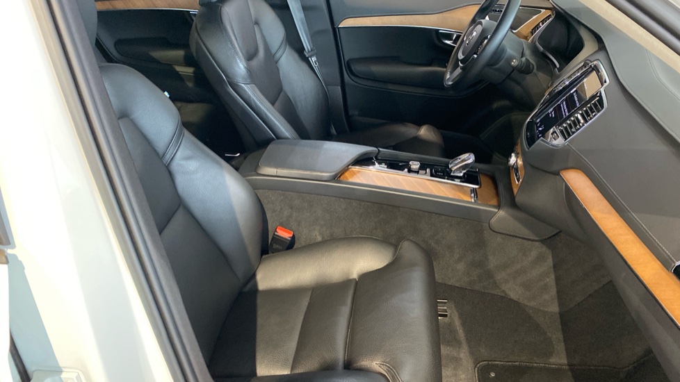Volvo XC90 INSCRIPTION, B5 AWD, 173+10 kW / 235+14 HP