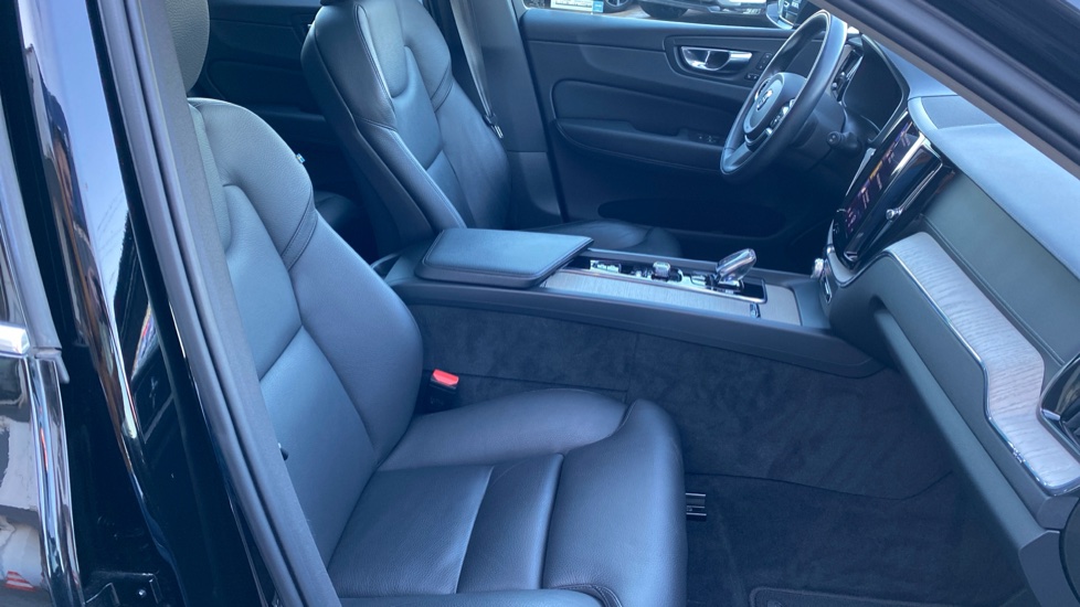 Volvo XC60 INSCRIPTION, T6 AWD RECHARGE, 186+65 kW / 253+87 HP