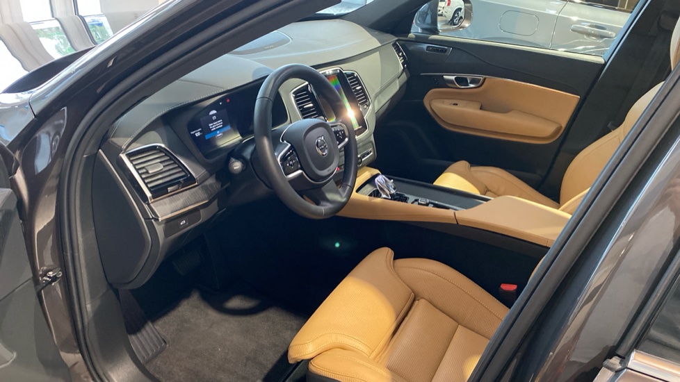 Volvo XC90 PLUS BRIGHT, B5 AWD, 173+10 kW / 235+14 HP