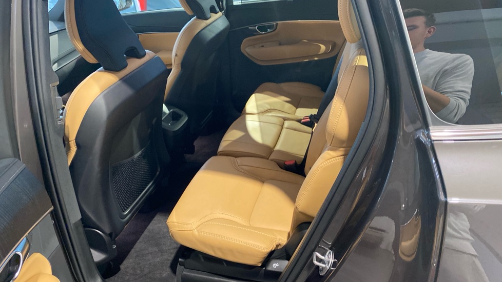 Volvo XC90 PLUS BRIGHT, B5 AWD, 173+10 kW / 235+14 HP