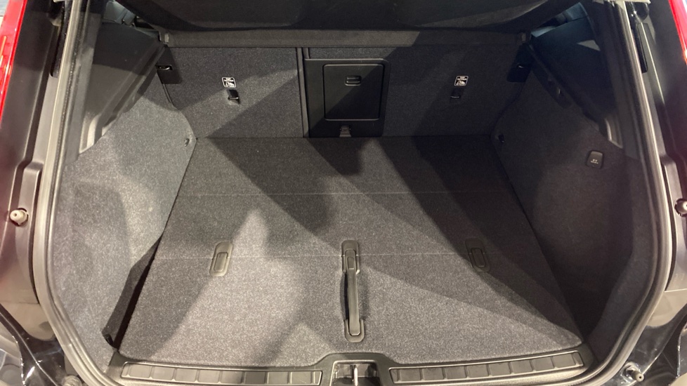 Volvo XC40 CORE, B3 FWD, 120+10 kW / 163+14 HP