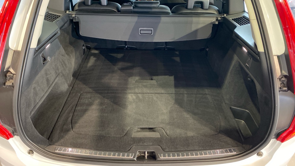Volvo XC90 INSCRIPTION, B5 AWD, 173+10 kW / 235+14 HP