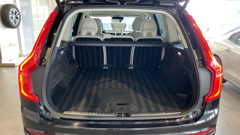 Volvo XC90 MOMENTUM PRO, B5 AWD, 184+10 kW / 250+14 HP
