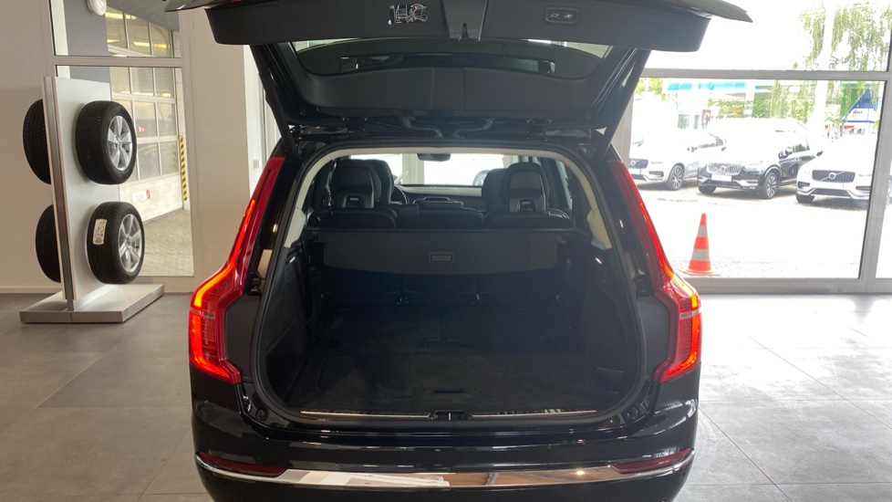 Volvo XC90 PLUS BRIGHT, B5 AWD, 173+10 kW / 235+14 HP