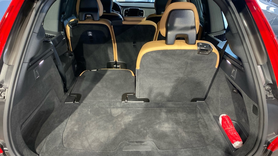Volvo XC90 PLUS BRIGHT, B5 AWD, 173+10 kW / 235+14 HP