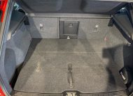 Volvo XC40 PLUS DARK, B4 FWD, 145+10 kW / 197+14 HP