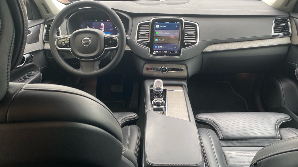 Volvo XC90 PLUS BRIGHT, B5 AWD, 173+10 kW / 235+14 HP
