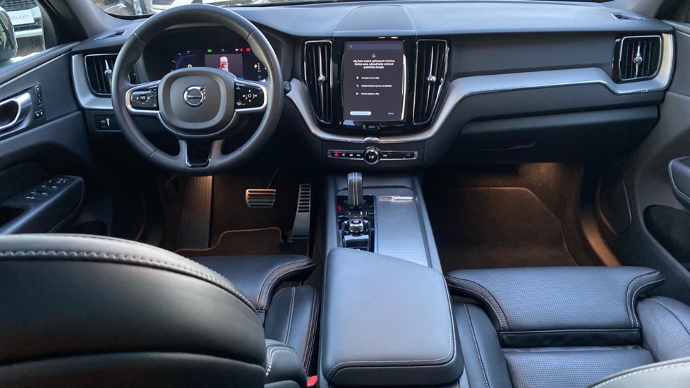 Volvo XC60 R-DESIGN, B5 AWD, 173+10 kW / 235+14 HP