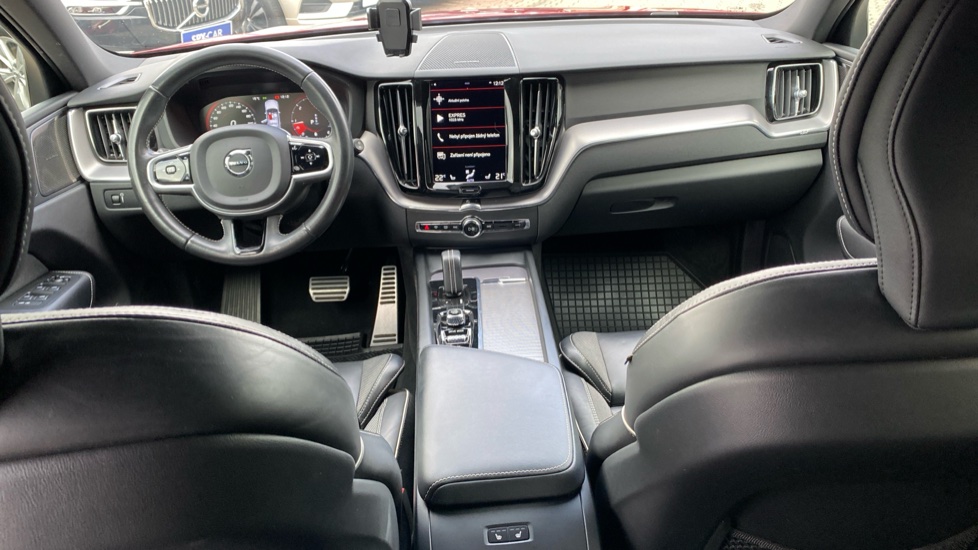 Volvo XC60 R-DESIGN, B4 AWD, 145+10 kW / 197+14 HP