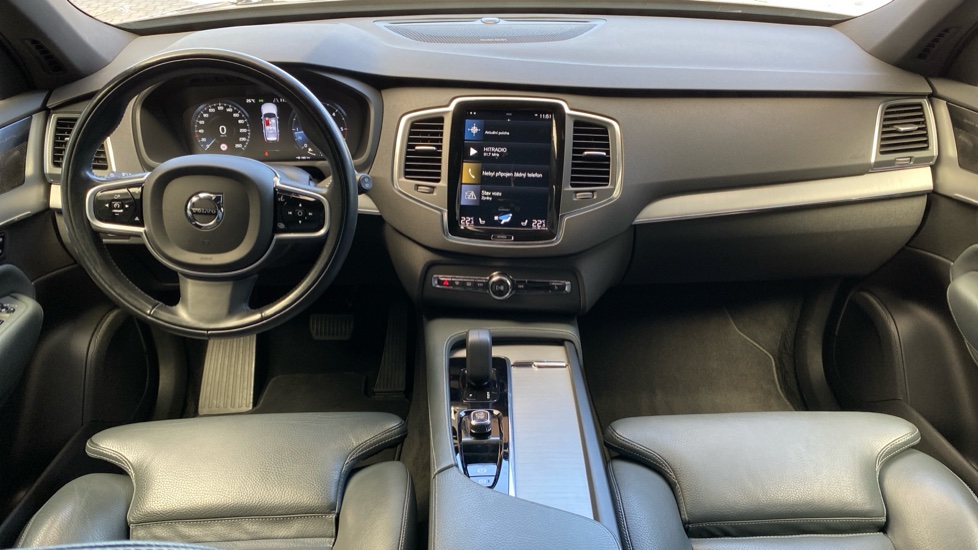 Volvo XC90 MOMENTUM PRO, B5 AWD, 173+10 kW / 235+14 HP