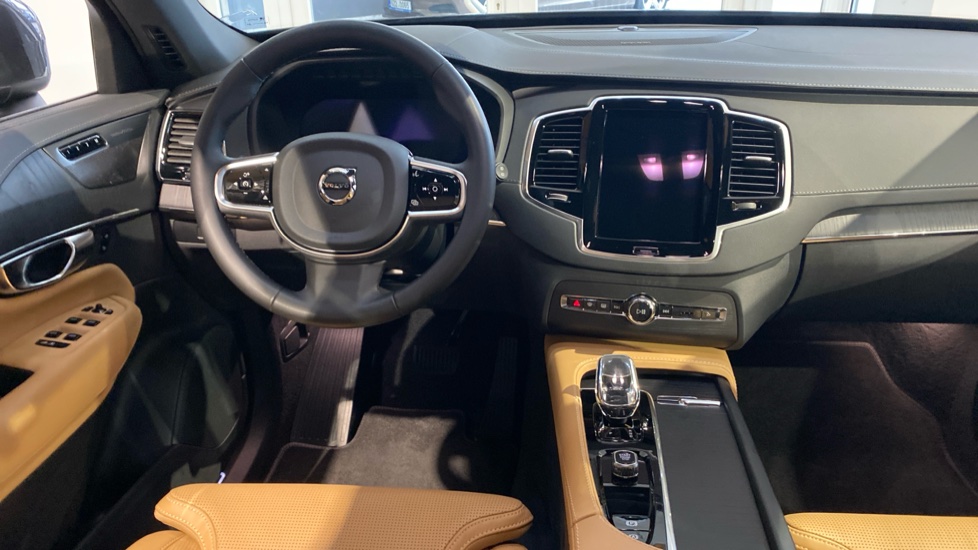 Volvo XC90 PLUS BRIGHT, B5 AWD, 173+10 kW / 235+14 HP