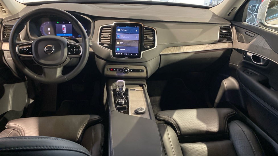 Volvo XC90 PLUS BRIGHT, T8 AWD RECHARGE, 228+107 kW / 310+145 HP
