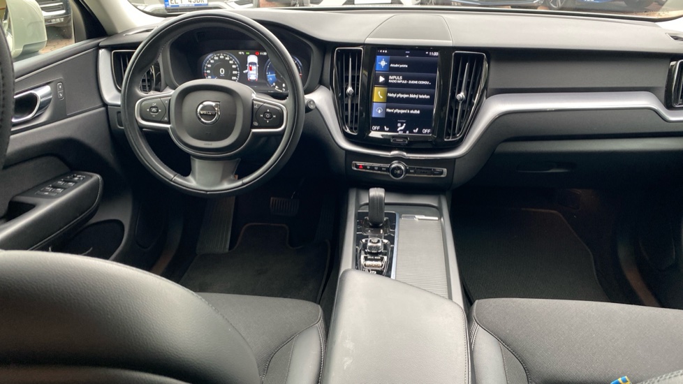 Volvo XC60 MOMENTUM PRO, B4 AWD, 145+10 kW / 197+14 HP