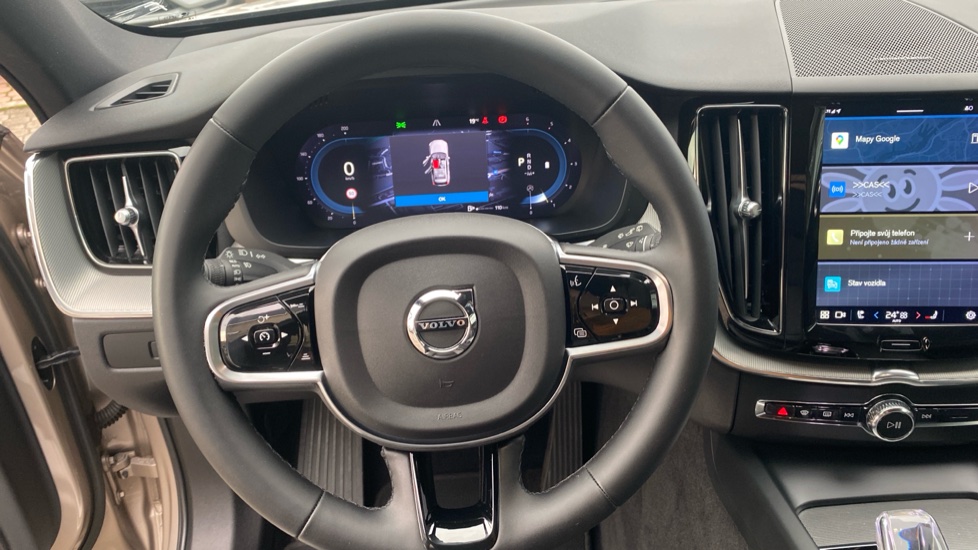 Volvo XC60 PLUS BRIGHT, B4 AWD, 145+10 kW / 197+14 HP