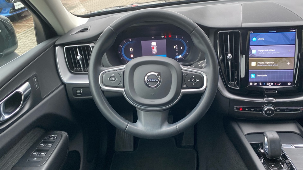 Volvo XC60 MOMENTUM PRO, B4 AWD, 145+10 kW / 197+14 HP