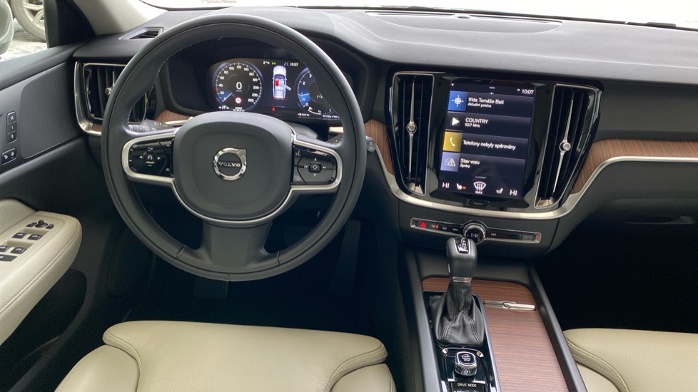 Volvo V60 INSCRIPTION, T4 FWD Drive-E, 140 kW / 190 HP