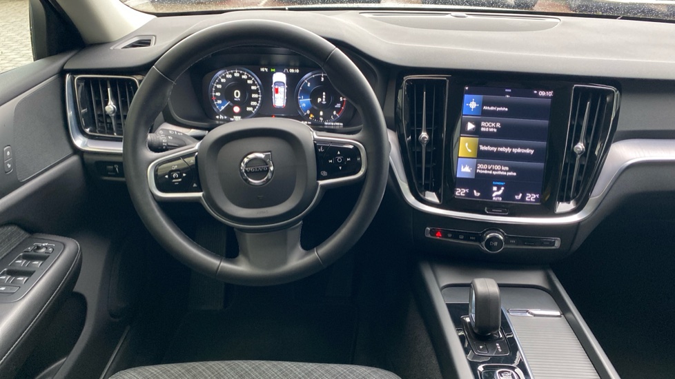Volvo V60 Cross Country Pro, B4 AWD, 145+10 kW / 197+14 HP
