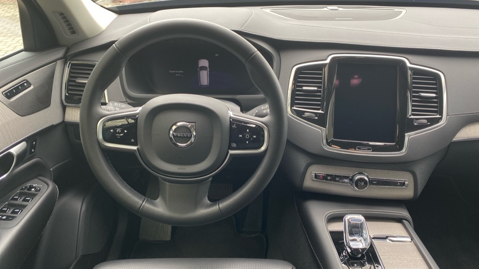 Volvo XC90 PLUS BRIGHT, B5 AWD, 173+10 kW / 235+14 HP