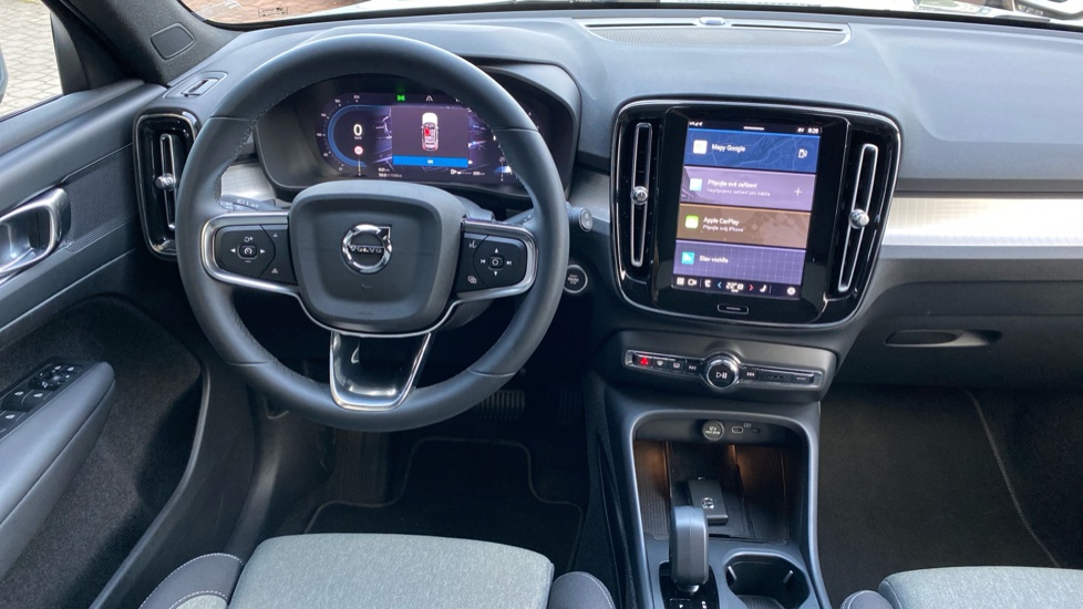 Volvo XC40 CORE, B3 FWD, 120+10 kW / 163+14 HP