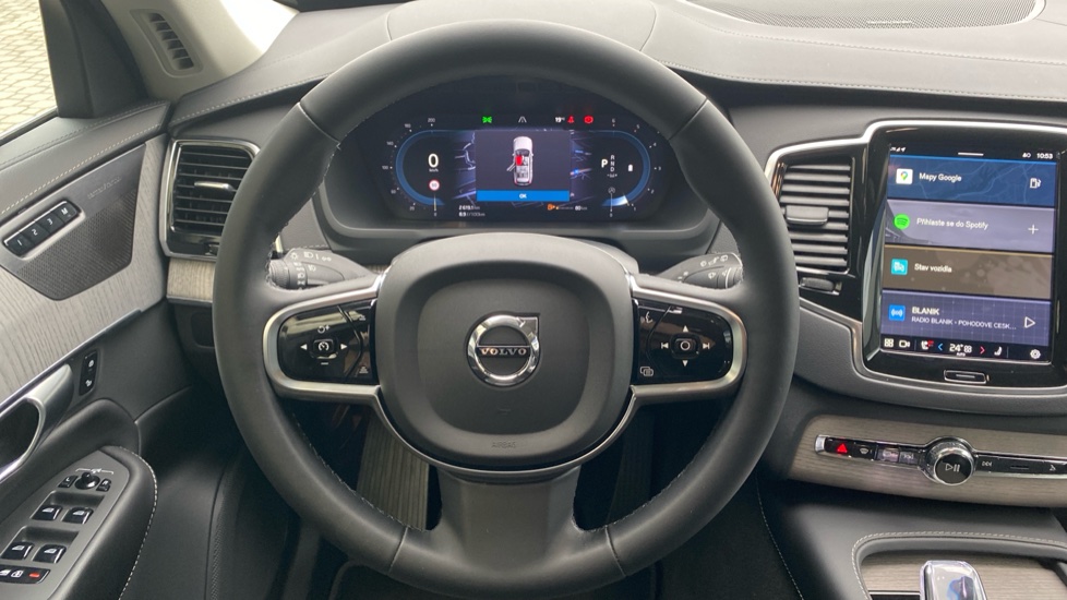 Volvo XC90 PLUS BRIGHT, B5 AWD, 173+10 kW / 235+14 HP