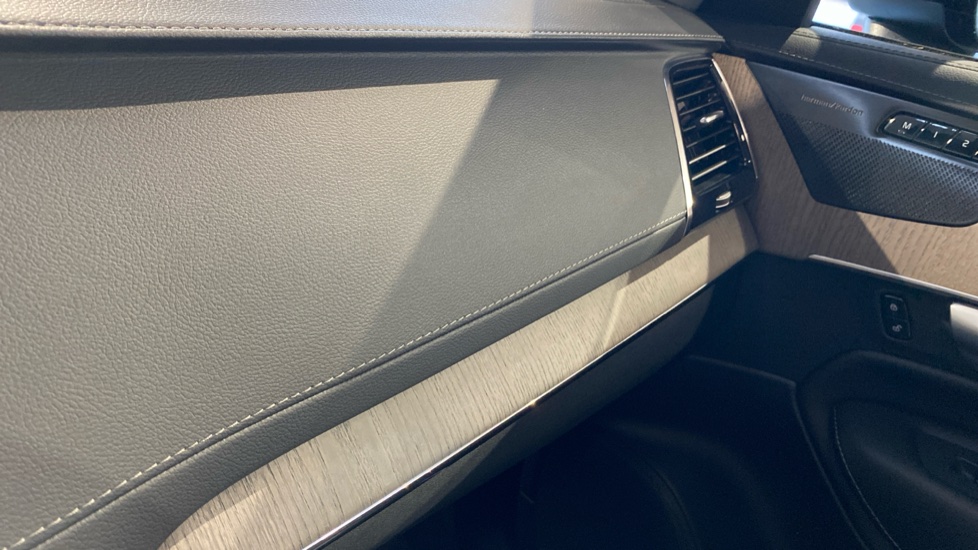 Volvo XC90 PLUS BRIGHT, B5 AWD, 173+10 kW / 235+14 HP
