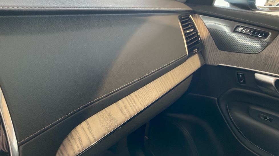 Volvo XC90 INSCRIPTION, B5 AWD, 173+10 kW / 235+14 HP