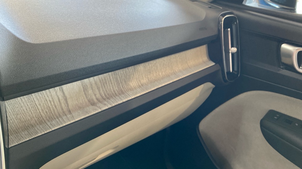 Volvo XC40 INSCRIPTION, T4 AWD Drive-E, 140 kW / 190 HP