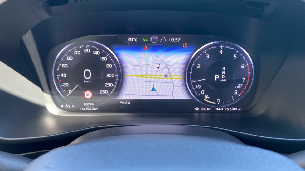 Volvo XC40 MOMENTUM, T3 FWD, 120 kW / 163 HP