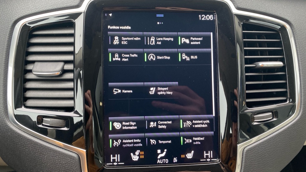 Volvo XC90 MOMENTUM PRO, B5 AWD, 173+10 kW / 235+14 HP
