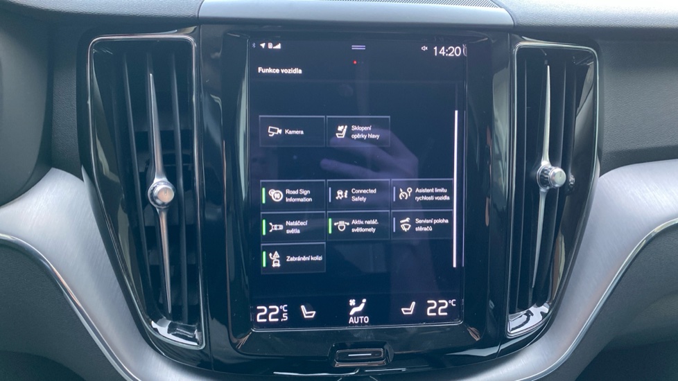 Volvo XC60 MOMENTUM PRO, B4 AWD, 145+10 kW / 197+14 HP