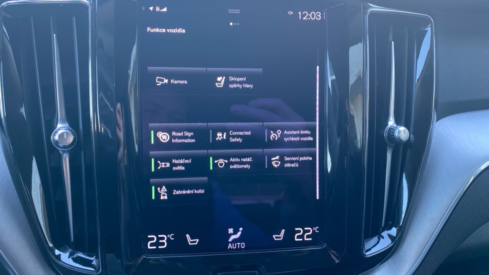 Volvo XC60 MOMENTUM PRO, B4 AWD, 145+10 kW / 197+14 HP